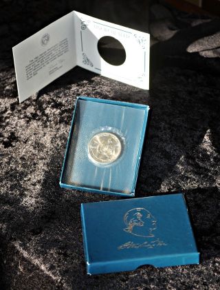 1982 George Washington Commemorative Proof Silver Half Dollar Box & photo