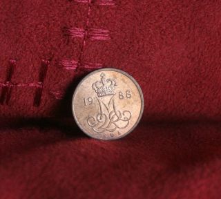 1988 Denmark 5 Ore Copper World Coin Km859.  3 Crowned Miir Monogram Margrethe Ii photo