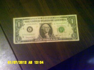 Circulated 1963b One Dollar Federal Reserve Note Serial E76246048f Virginia photo