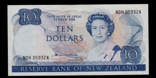 Zealand 10 Dollars (1981 - 85) Ndh Pick 172a Vf. photo