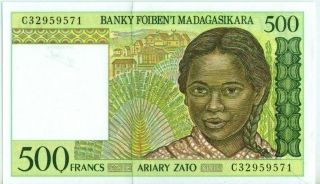 Paper Money Madagaskar 1994 500 Francs / Unc photo