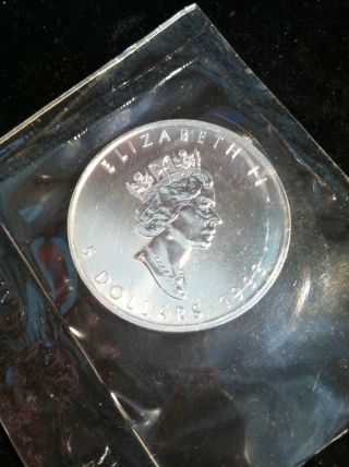 1993 $5 Canada.  9999 Silver Maple Leaf Rcm photo