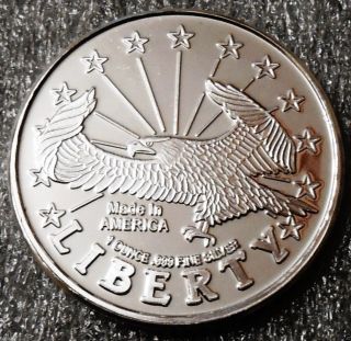 Liberty Eagle Medallion Round {unc} One Troy Ounce.  999 Fine Silver Bullion Coin photo