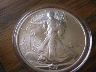1987 1 Oz.  999 Fine Silver Walking Liberty Commemorative Art Round photo