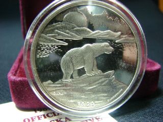 1989 Polar Bear,  Alaska Official State Medallion,  1 T.  Oz. , .  999 Fine Silver Nr photo