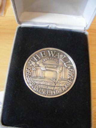 1989 The Berlin Wall Commemorative Medallion.  999 Fine Silver 3 Troy Oz - Bu photo