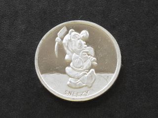 Walt Disney Sneezy Snow White Silver Art Round A9139 photo
