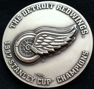 The Detroit Red Wings 1997 Stanley Cup Champions 4.  35 Oz.  999 Fine Silver photo
