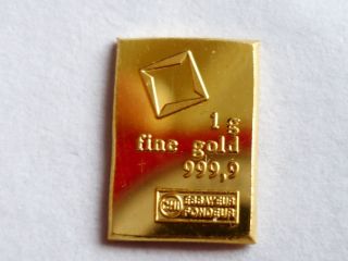 Pure Gold 24 K 1gram Ingot Bullion.  Valcambi Suisse. photo