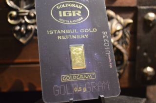 1/2 Gram Istanbul Gold Refinery 24 Karat 9999 Fine Gold Bar Blue Assay Card photo