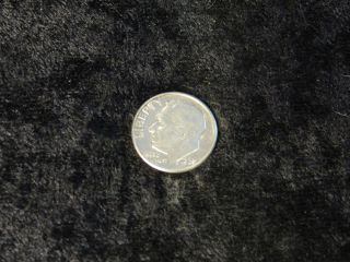 . 900 Fine 90% Silver 1962 - D Roosevelt Dime Antique 10 Cents Coin - Flip photo
