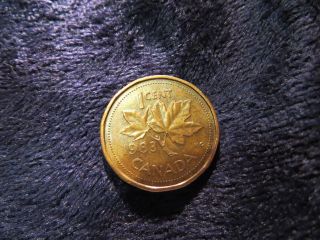 Foreign Canada 1983 Elizabeth Maple Leaf Cent Vintage Penny Coin - Flip photo