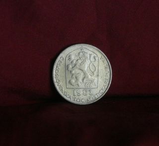 1983 Czechoslovakia 50 Haleru World Coin Km55.  1 Czech Lion Shield Linden Wreath photo