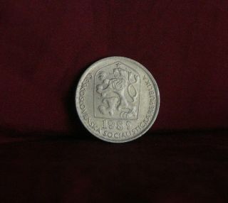 1989 Czechoslovakia 50 Haleru World Coin Km55.  1 Czech Lion Shield Linden Wreath photo