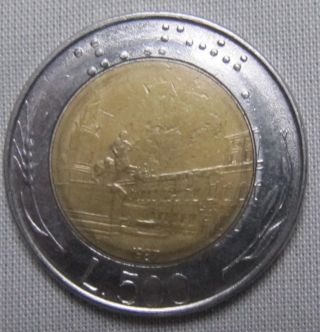 Italy 1987r - 500 Lire - Bi - Metallic photo