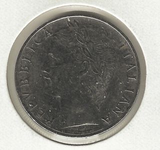 Italy 100 Lire,  1957 photo