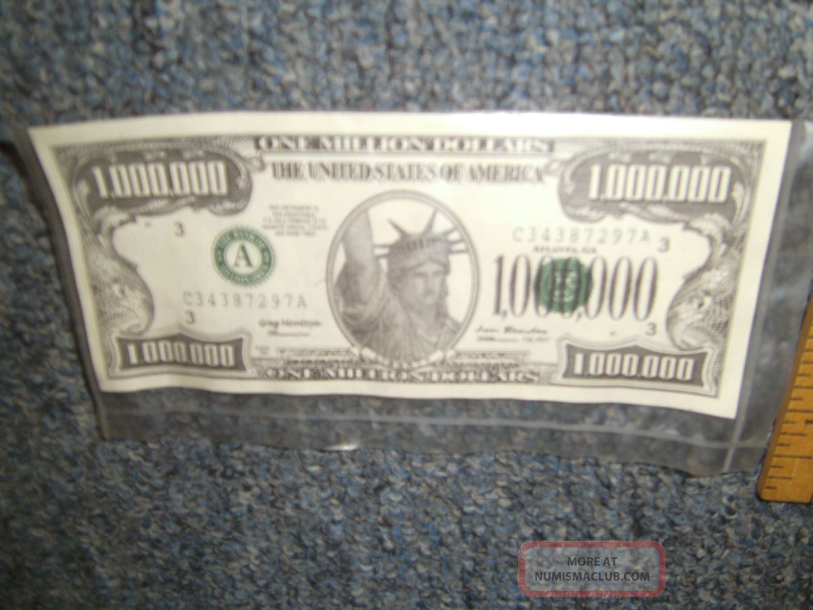 U.  S.  Million Dollar Bill - Millennium Note Series 2000,  Serial Number C34387297a Paper Money: US photo
