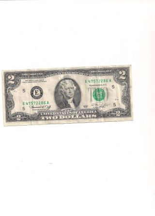 United States Two Dollars Federal Reserve Note E47572286a photo