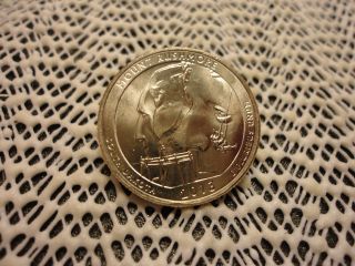 2013 - P Mount Rushmore America The Quarter. . . .  Looking Coin photo