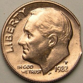 1982 P Roosevelt Dime,  (clipped Planchet) Error Coin,  Ae 461 photo