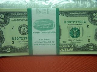 Crisp Uncirculated Two 2 Dollar Bill 2009 Federal Reserve Bank York photo