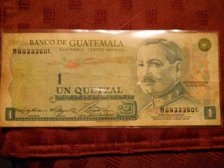 Guatemala Banknote 1 Quetzal,  20 April 1977 photo