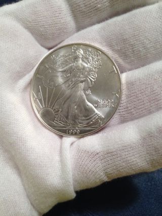 1999 Brilliant Uncirculated American Silver Eagle.  999 Fine Silver 1 Troy Oz photo