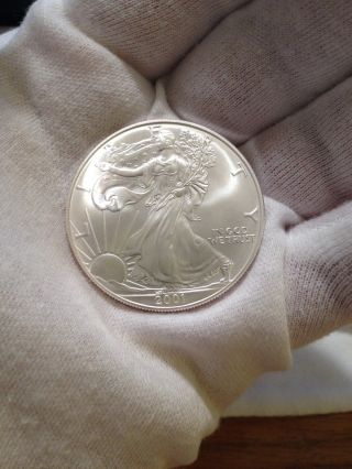 2001 Brilliant Uncirculated American Silver Eagle.  999 Fine Silver 1 Troy Oz photo