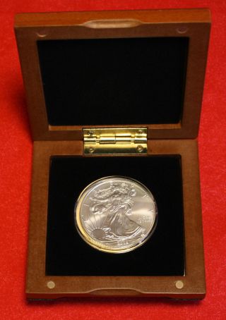 American Silver Eagle 2006 W/cherrywood Case 1 Oz.  999% Bu Collector Coin Gift photo