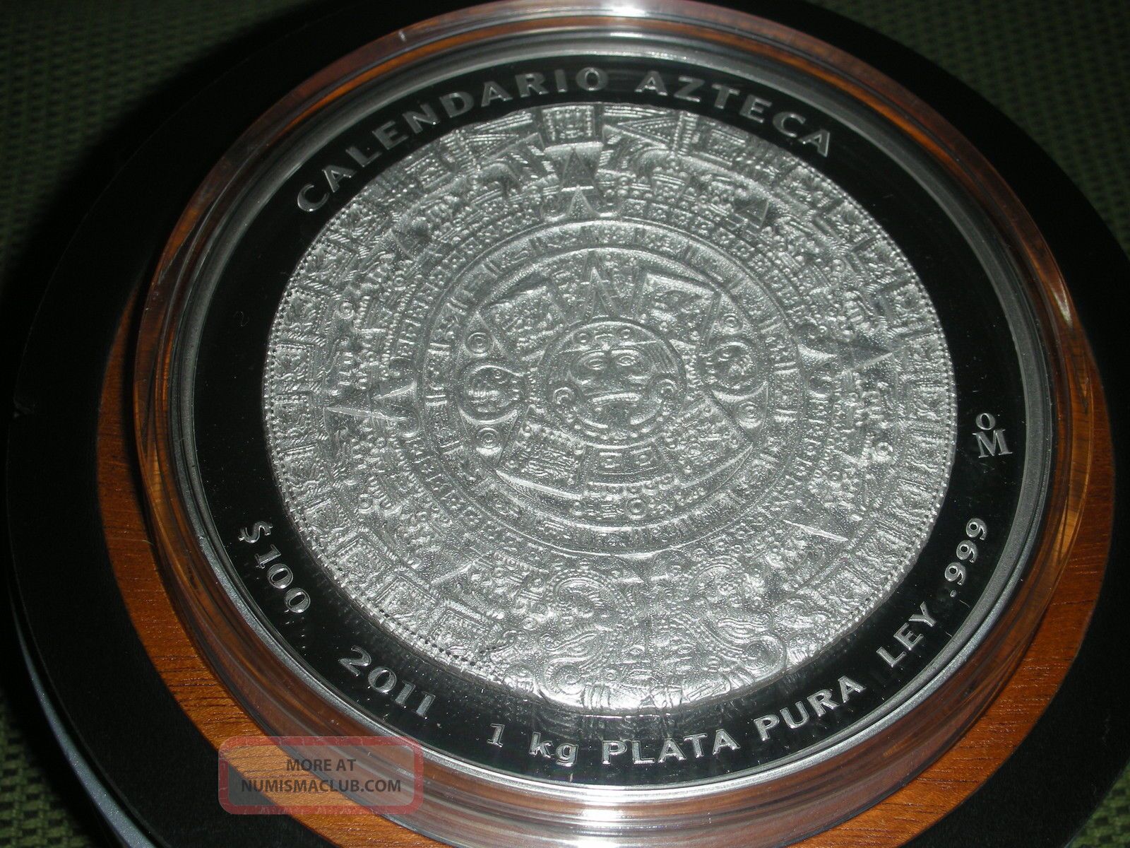 2011 Mexico 1 Kilo Pure Fine. 999 Silver Aztec Calendar