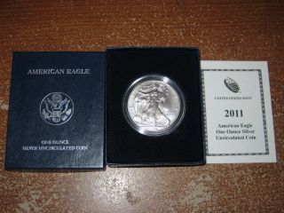 Uncirculated 2011 - W United States 1 Ounce Silver American Eagle photo