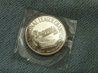 1992 Atlanta Braves Silver Coin. . . . . . . . . . .  1oz.  999 Fine photo