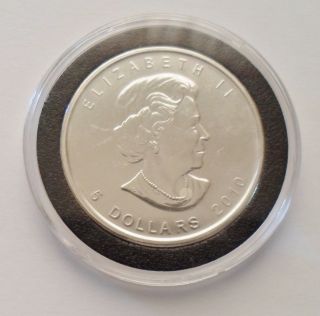 2010 Canada $5.  00 Silver Maple Leaf 1 Ounce Circulated photo