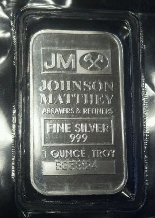 1oz.  999 Fine Silver Johnson Matthey Silver Bar - Serial Numbered And photo