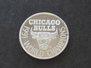 1991 Chicago Bulls World Champs Silver Art Round A9122 photo