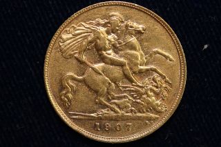 1907 Great Britain.  1/2 Sovereign.  Gold. photo