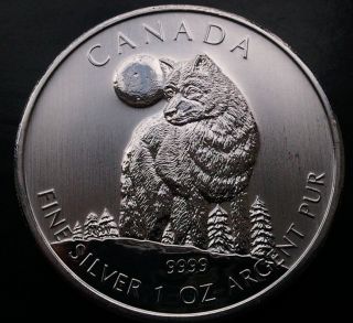 2011 1 Oz Silver Timber Wolf Canadian Wildlife Series Canada $5 Coin.  T145 photo