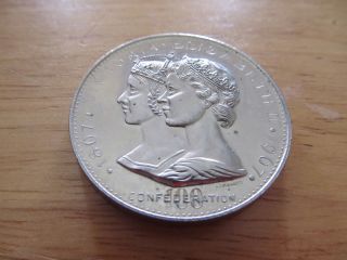 Queen Victoria & Elizabeth 1967 Canada Confederation 38mm Silver Medal Token photo