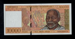Madagascar 10000 Francs (1995) Pick 79 Unc. photo