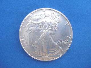 Estate Box - - 1993 American Silver Eagle Coin - - Bullion - - Unc - - Nice====free photo