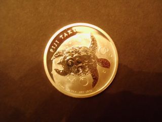 . 999 Fine Silver 1 Dollar Fiji Taku 1/2 Oz Coin 2013 Bu Ungraded photo