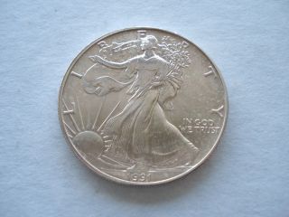 Estate Box - - - 1991 American Eagle Silver Dollar Coin - - Bullion - - Unc==free photo
