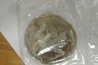 1988 Uncirculated $5 Canadian Maple Leaf 1oz Pure Silver Coin Bullion Rcm photo