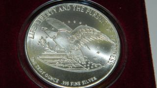Chrysler Honors The Bill Of Rights.  999 Fine Silver 1oz Round Ag - 79 photo