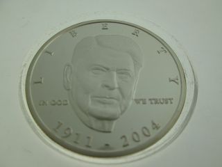1911 - 2004 Ronald Regan Presidential 1oz Silver Round - 1oz.  999 Silver photo