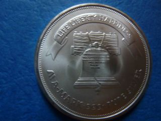 Liberty Bell / American Eagle Round.  999% Pure Silver 1 Troy Ounce (31.  1g) photo