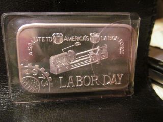 1973 Labor Day 1 Troy Ounce.  999 Fine Silver Art Bar Vintage Old photo