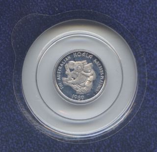 1989 The Perth Platinum Proof 999.  5 1/20 Oz The Australian Koala $5 Coin photo