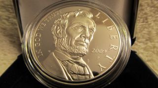 2009 Us Abraham Lincoln Commemorative Proof Silver Dollar W/ Box & photo