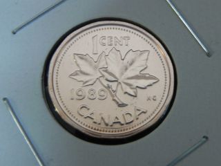 1989 Bu Pl Red Canadian Canada Maple Leaf Elizabeth Ii Penny One 1 Cent photo
